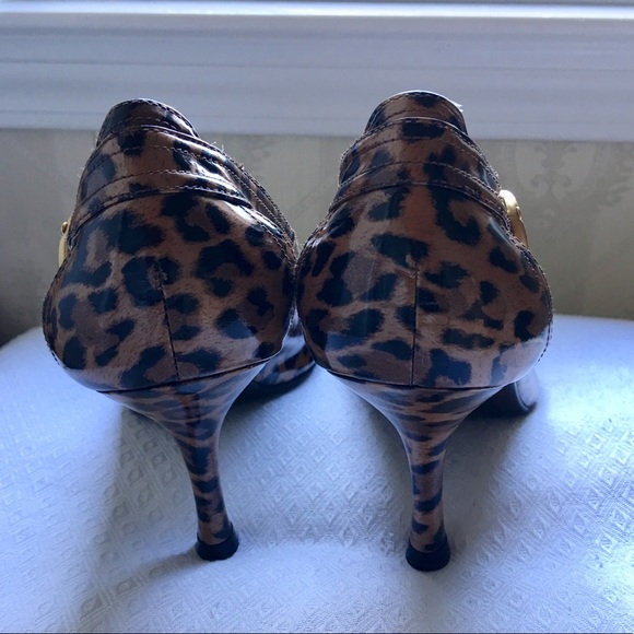 Stuart Weitzman animal print heels 🎉 HP 10/20/19 - Picture 6 of 8